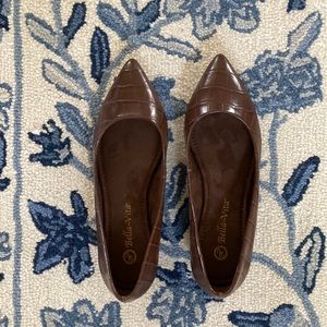 Bella Vita Never Worn brown Croco 7 Wide  pointy toe flats